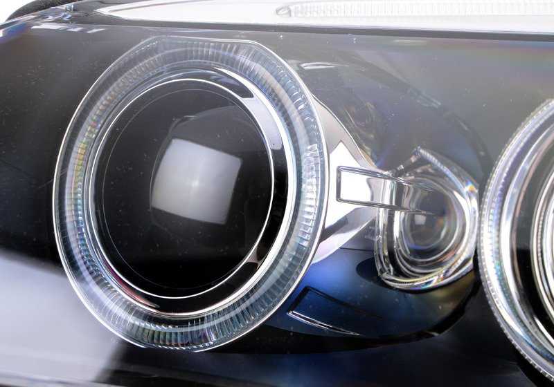 Faros delanteros Bi-Xenón izquierdo OEM 63127177755 para BMW Serie 5 E60, E61 (Modelos compatibles). Original BMW.