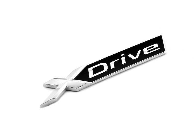 X-Drive-Emblem für BMW 5er G30, G30N (OEM 51147418525). Original BMW.