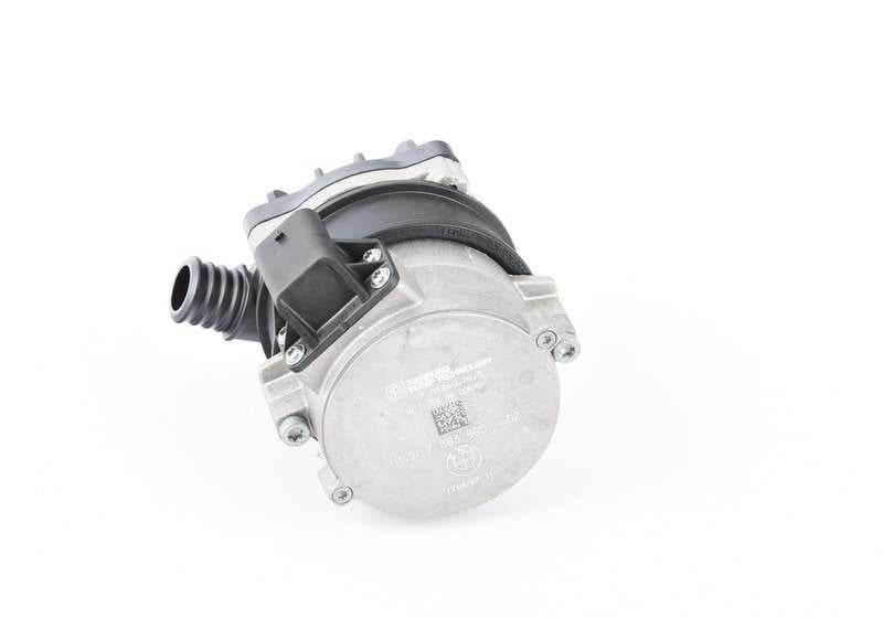 Bomba adicional de refrigerante para BMW F22, F87, F30, F34, F32, F36 (OEM 11517583965). Original BMW