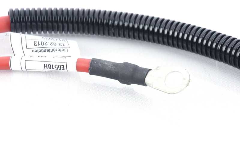 Cable de batería positivo para BMW Serie 3 E21, E36 (OEM 12421732447). Original BMW.