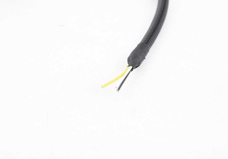 Adapter cable for BMW F22, F23, F30, F31, F34, F32, F33, F36, F10, E84, F25, F26, F15, E89 (OEM 12518645886). Genuine BMW