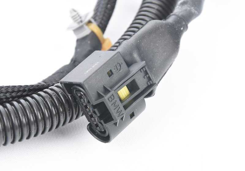 Active Steering Sensor Wiring Harness for BMW 5 Series E60, E61, 6 Series E63, E64 (OEM 61126970306). Original BMW