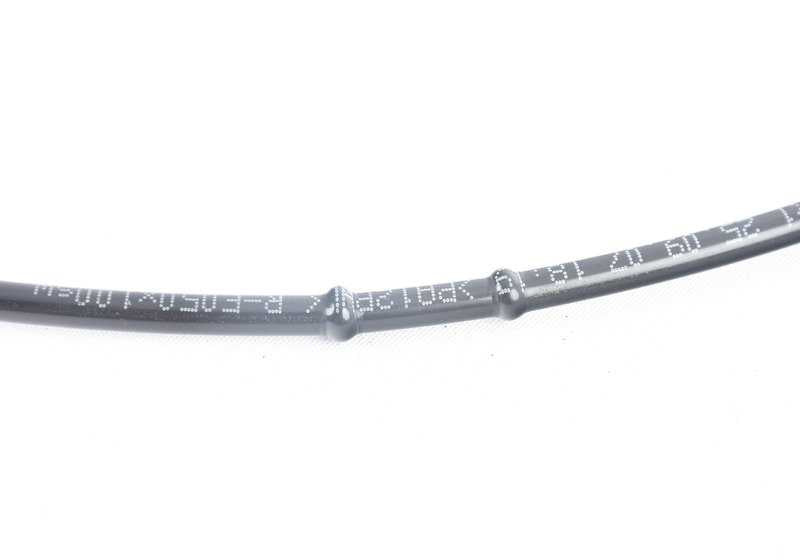 Tubo de vacío para BMW E38 (OEM 13531745686). Original BMW