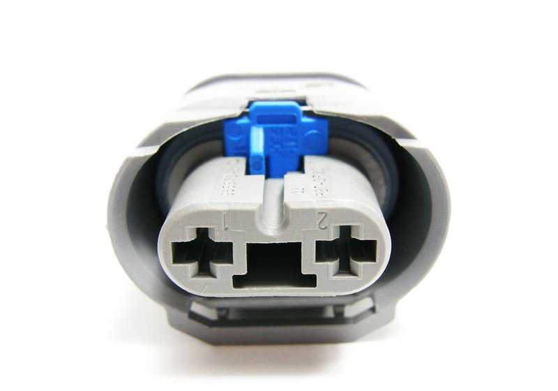 Carcasa del conector gris para BMW Serie 3 E36, E46, E90, E90N, E91, E91N, Serie 5 E39, E60, E61, Serie 6 E24, E63, E64, Serie 7 E32, X3 E83, E83N, X5 E53, E70N, Z4 E85, E86 (OEM 61138364498). Original BMW.