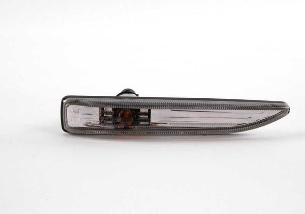 Luces intermitentes adicionales blancas derecha para BMW Serie 7 E65, E66 (OEM 63137164758). Original BMW.