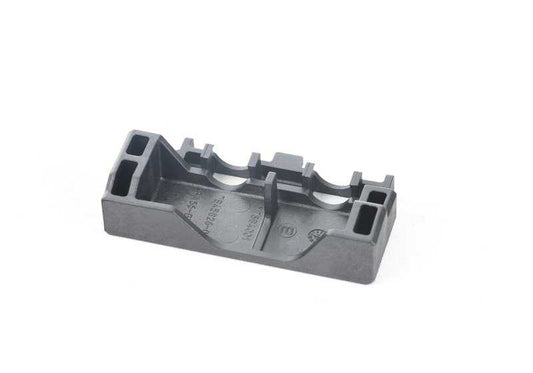 Rechtsadapter OEM 17117845826 für BMW F10, F06, F12, F13. Original BMW.