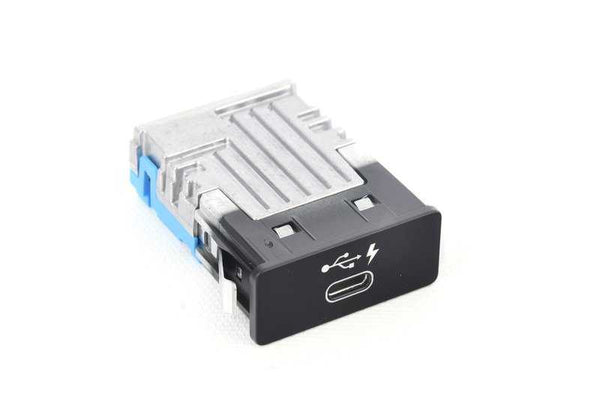 USB de conexión OEM 84108711939 para BMW F40, F44, F45, F46, G42, G87, G20, G21, G28, G80, G22, G23, G26, G82, G83, F90, G30, G31, G38, G32, G11, G12, F91, F93, G14, G15, G16, F48, F39, G01, G08, F97, G02, F98, G05, F95, G06, F96, G07, G29, I01, F55