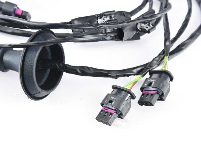 Cable de conexión PDC trasero para BMW E70 (OEM 61126970676). Original BMW