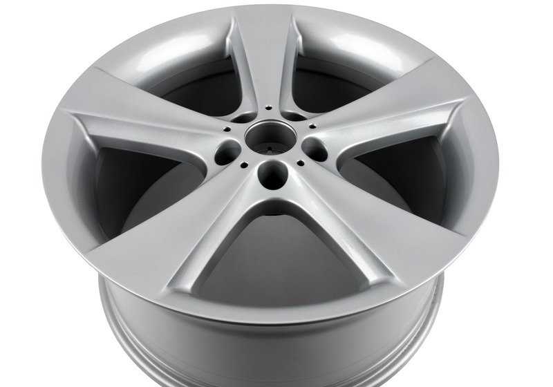 Alloy Pneus Design Star 128 OEM 36116779375 para BMW E70, E71, E72. BMW original.