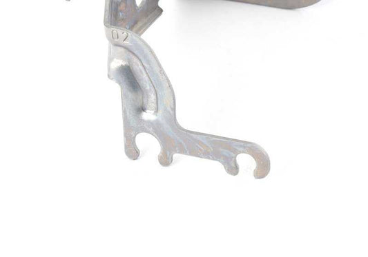 Soporte del tubo de freno delantero derecho para BMW F87, F80, F82 (OEM 34302284734). Original BMW.