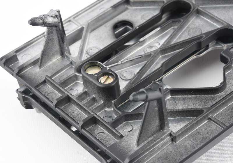 Unidad deslizante reposabrazos central teléfono para BMW E39 (OEM 51168213874). Original BMW.