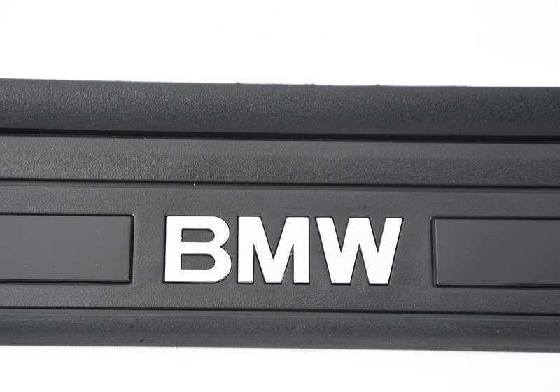 Deflector entrada derecha para BMW Serie 1 E88 (OEM 51477177826). Original BMW.