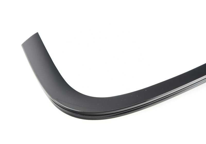 Rear left door upper window frame trim for BMW F90, G30 (OEM 51357390125). Original BMW