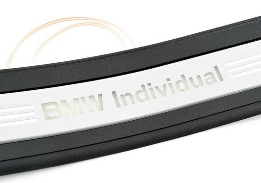 Embellecedor entrada trasera derecha OEM 51478050044 para BMW F10, F11. Original BMW.