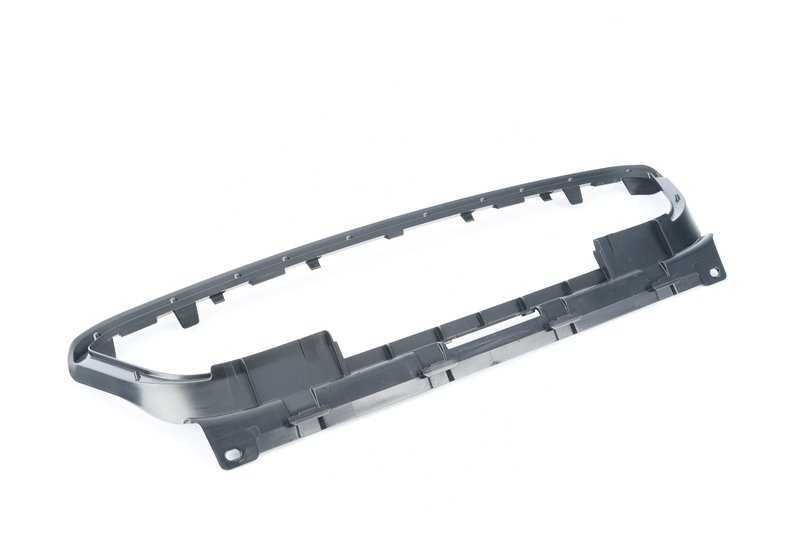 Faire un renforcement central inférieur OEM 51127897774 pour BMW E60, E61. BMW d'origine.