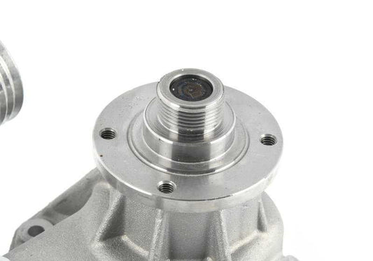 Pompa dell'acqua OEM 11510004161 per BMW E32. BMW originale.