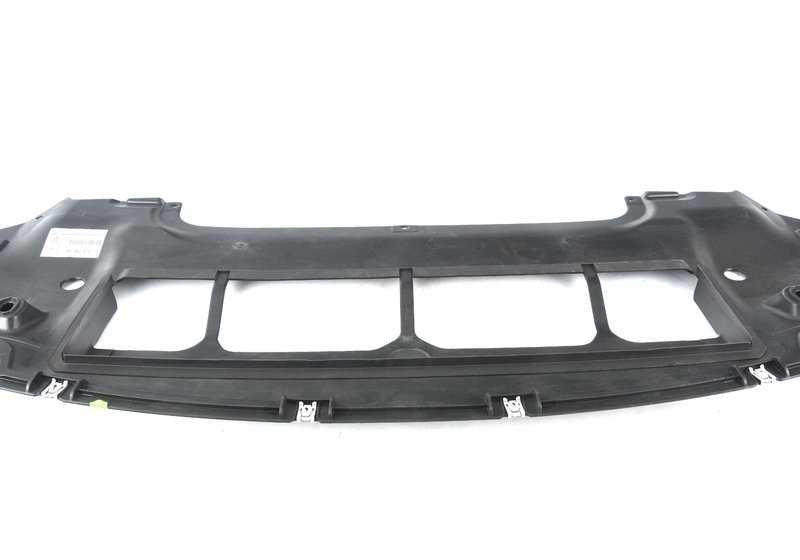 Protección del motor delantero para BMW F87N (OEM 51758079566). Original BMW