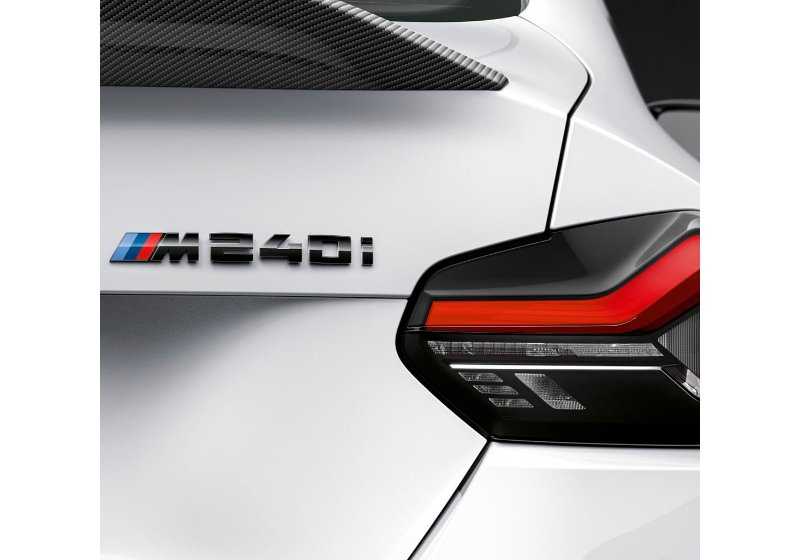 Emblemas y letras ///M 240i para BMW G42. Original BMW.