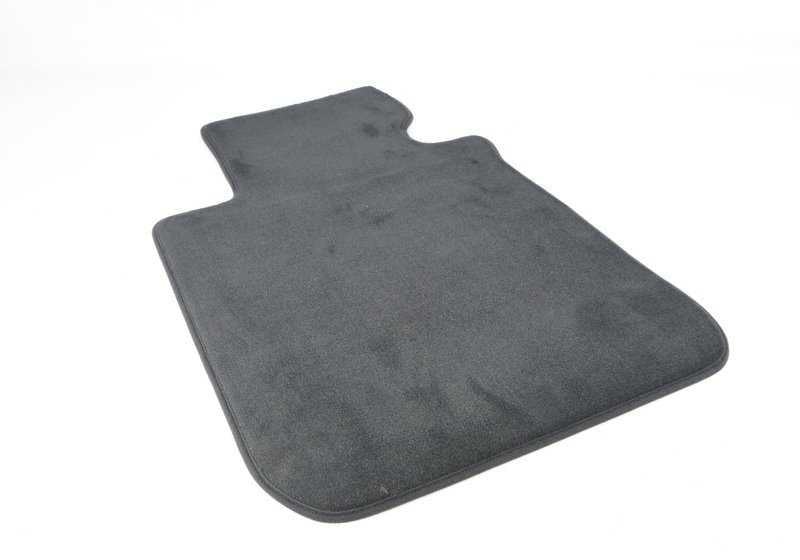 OEM 5147316500 Ensemble de tapis en velours pour BMW E88. BMW d'origine.