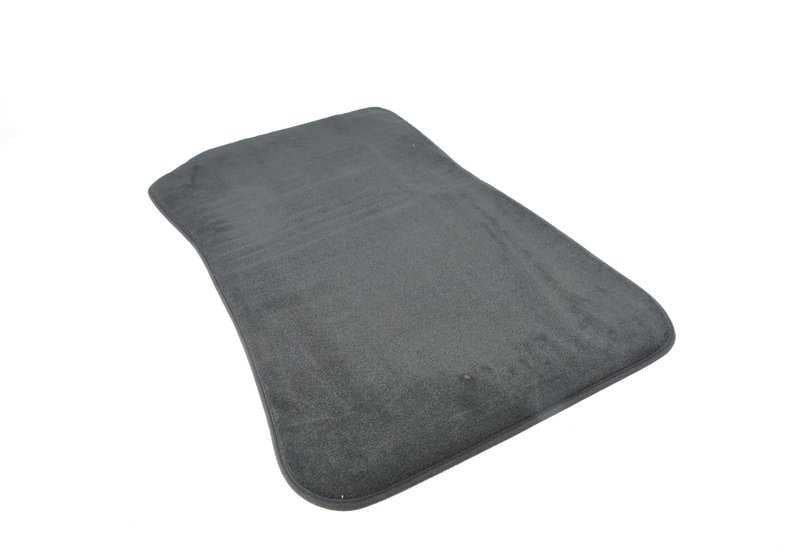 OEM 5147316500 Ensemble de tapis en velours pour BMW E88. BMW d'origine.