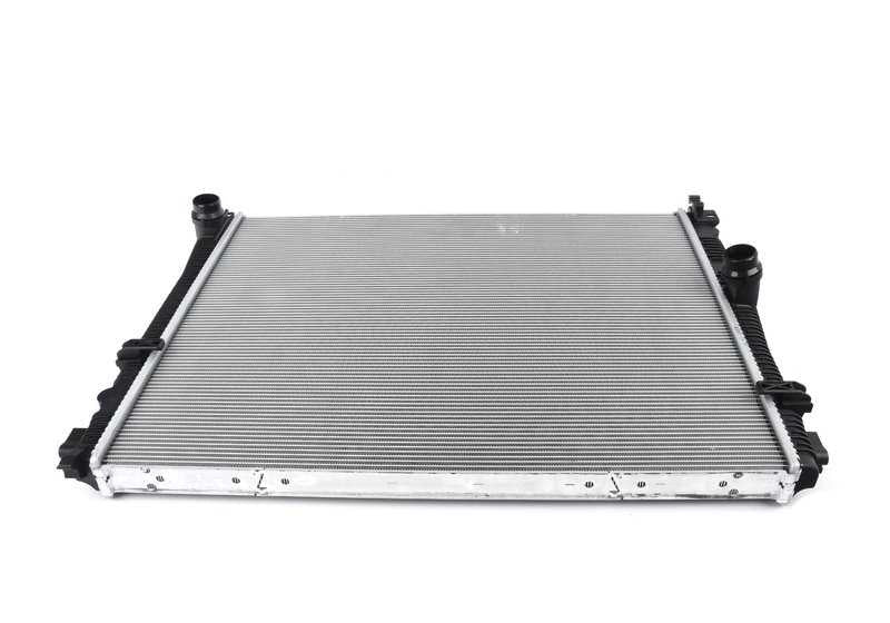 Radiateur de réfrigérant OEM 17118747893 pour BMW G87, G80, G81, G82, G83. BMW d'origine.