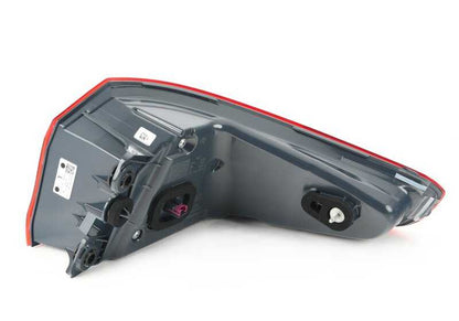 Piloto traseiro parede lateral esquerda para BMW F90, G30 (OEM 63217376469). BMW original