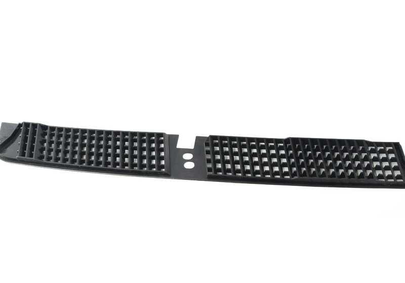 Left grille for BMW E38 (OEM 51138166657). Original BMW.