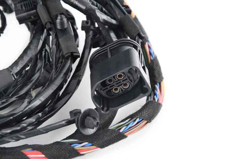 Juego de cables de repuesto, zona del amortiguador izquierdo para BMW E81, E82, E87, E87N, E88, E90N, E91N, E92, E93 (OEM 61129206018). Original BMW.