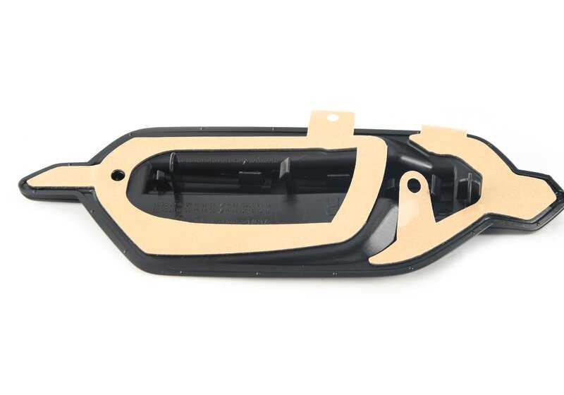 Moldura derecha para BMW F87N (OEM 51138077500). Original BMW