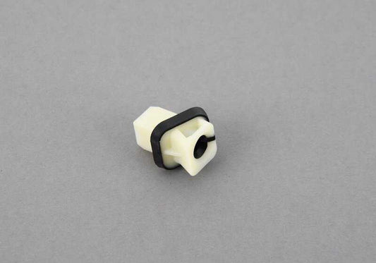 Insertable nut for BMW 1 F40 series, F52, F70, Series 2 F44, F45, F46, G42, X1 F48, F49, U11, X2 F39, X3 F25, G45, X4 F26, X5 F15, F85, X6 F16, F86 and Mini F54, F56, F57, F60, R56 (OEM 51252753575). BMW original