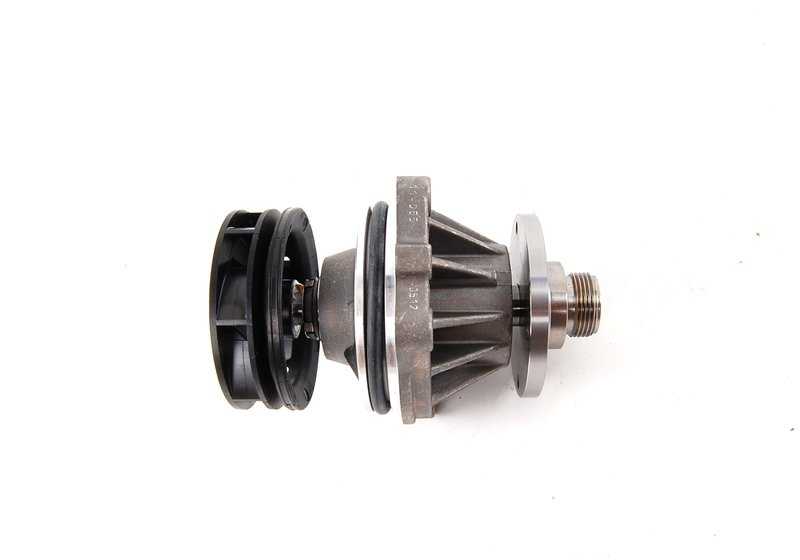 Bomba de refrigerante mecánica para BMW Serie 3 E36, Serie 5 E34, E39, Serie 7 E38 (OEM 11517527799). Original BMW