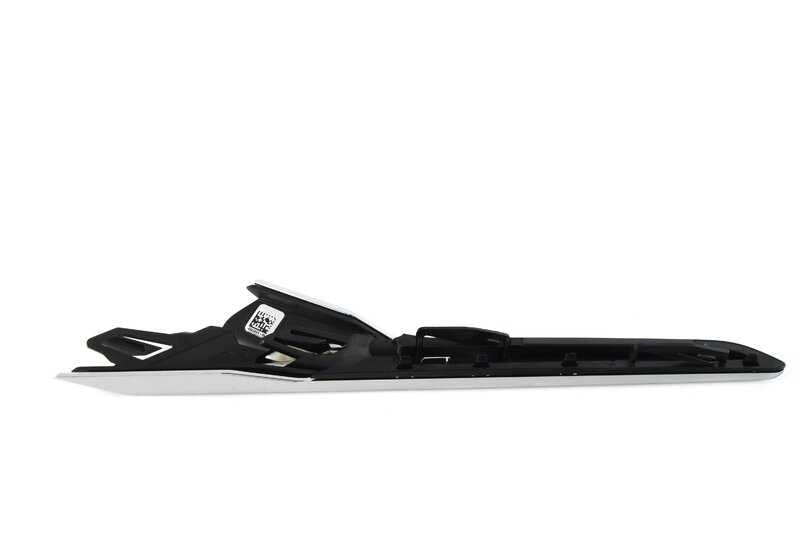 Cubierta de conducción de aire pared lateral izquierda para BMW F90, F90N (OEM 51138063205). Original BMW.