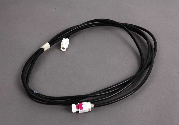 Cable de Conexión USB/HUB para BMW E81, E82, E87N, E88, E90, E91, E92, E93, E84 (OEM 61119129360). Original BMW