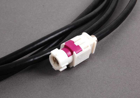 Cable de Conexión USB/HUB para BMW E81, E82, E87N, E88, E90, E91, E92, E93, E84 (OEM 61119129360). Original BMW