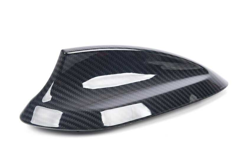 M Performance Antennenabdeckung für BMW F20, F21, F40, F45, F46, F31, F34, G21, G22, G82, G31, G32, F48, F49, F97, G01, G08, F26, F98, G02, F15, F85, G05, F16, F86, G06, G07 (OEM 65205A59AB3). Original BMW