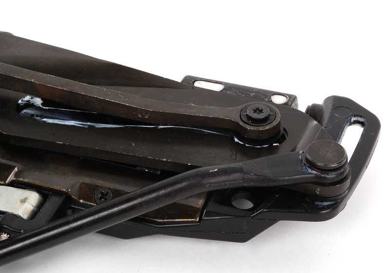 Cierre de capota derecho para BMW Serie 3 E36 (OEM 54348217198). Original BMW