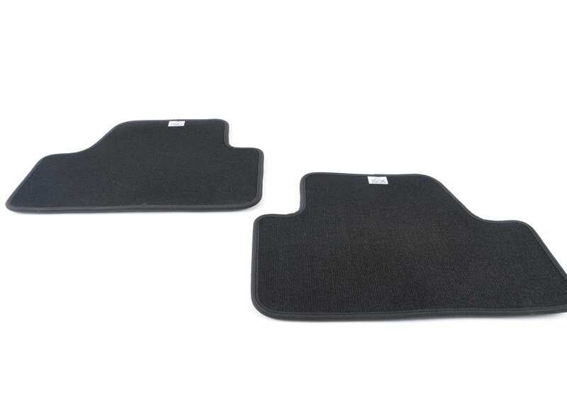 Alfombrillas traseras originales OEM 51477910615 para BMW F33, F83. A medida y calidad original BMW.