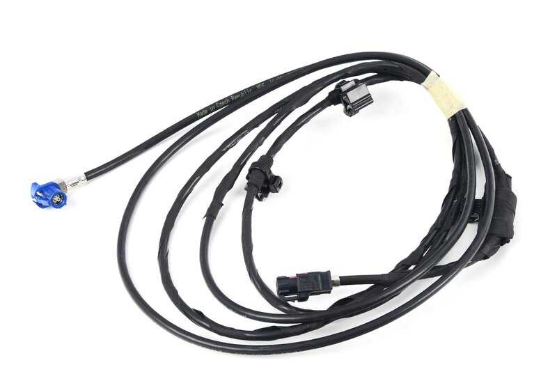 USB HSD Cable/Aux OEM 61115A3BF26 for BMW IX (I20). Original BMW.