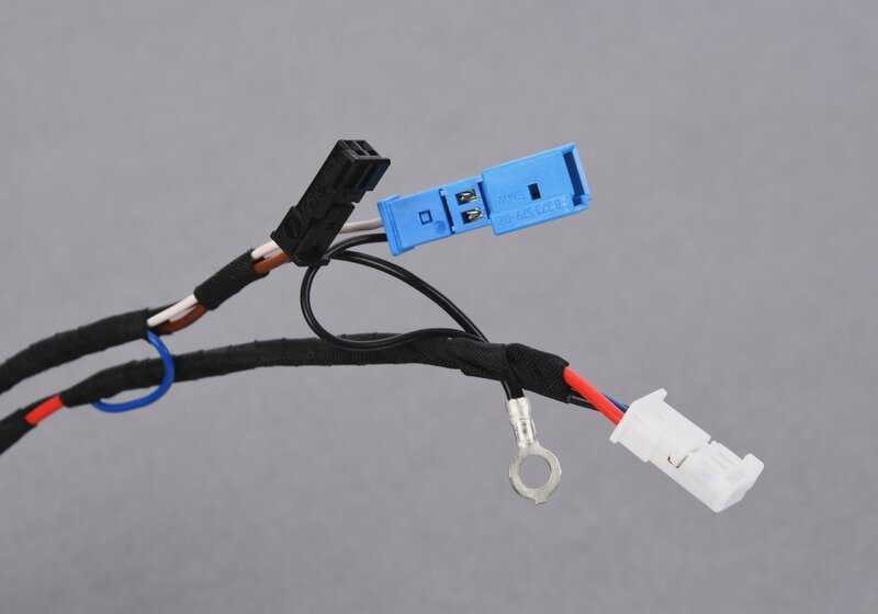 Cable de conexión para BMW F45, F46, F48, F39 (OEM 32307943234). Original BMW