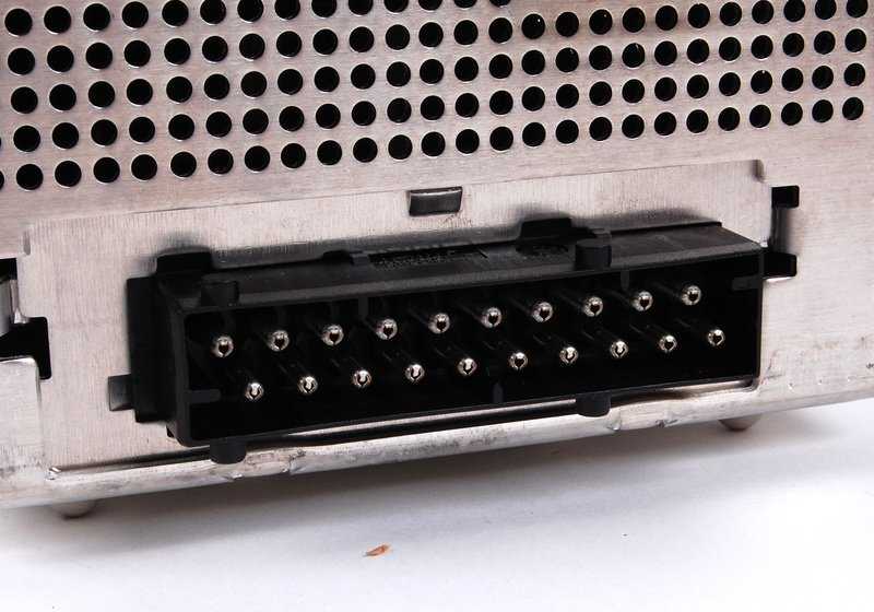 Amplificador Sistema Top-Hifi para BMW E65, E66 (OEM 65126961389). Original BMW