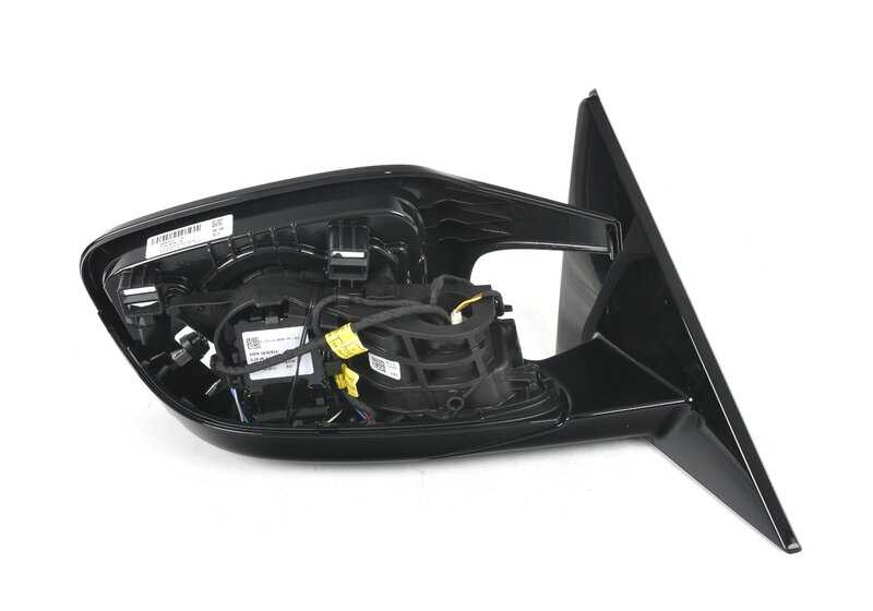 Right exterior mirror with memory and heating OEM 51168084354 for BMW G82, G83. Original BMW.