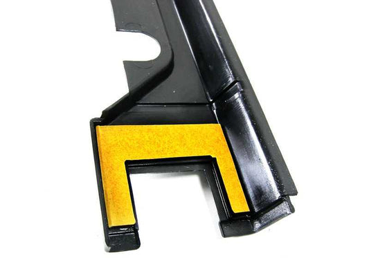 Protector de Montura de Panel Trasero Izquierdo para BMW E24 (OEM 51471935567). Original BMW