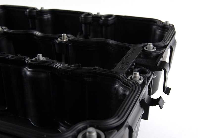 Tapa de culata para BMW E82, E88, E90, E91, E92, E93, E60, E61, F01, F02, E71, E89. Repuesto original BMW.