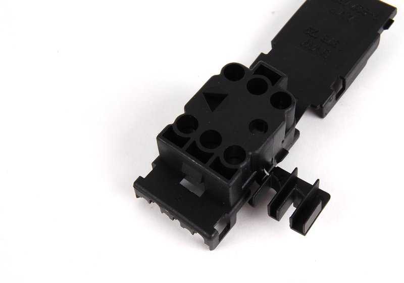 Conector OEM 61131378129 para BMW (Modelos compatibles: E30, E32, E34, E36, E38, E39, E46, E60, E61, E63, E64, E65, E66, E83). Original BMW.