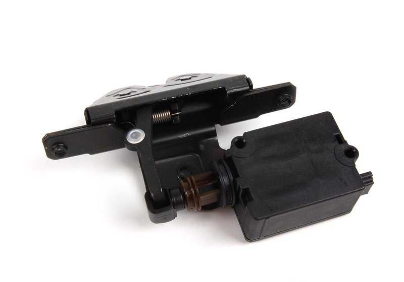 Tailgate lock for BMW 5 Series E39 (OEM 51248172177). Genuine BMW