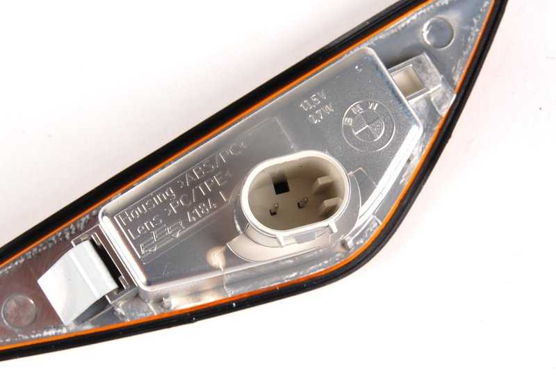 Luz indicadora do lado esquerdo OEM 63136920685 para BMW E46. BMW originais.