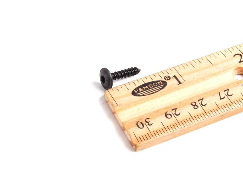 Tornillo para BMW E39, E60, E61, E38, E65, E66, E53 (OEM 62118375035). Original BMW