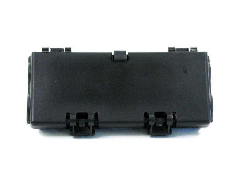 Soporte de conexión eléctrica OEM 61138372280 para BMW (Modelos compatibles: E81, E82, E87, E88, F20, F21, E46, E90, E91, E92, E93, F31, F34, F32, F33, F36, F82, E60, E61, E63, E64, E65, E66, E84, E53, E85, E86, E89, E52). Original BMW.