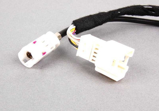 Cable AUX y USB para BMW Serie 3 E90N, E91N, E92, E92N, E93, E93N (OEM 61129202724). Original BMW