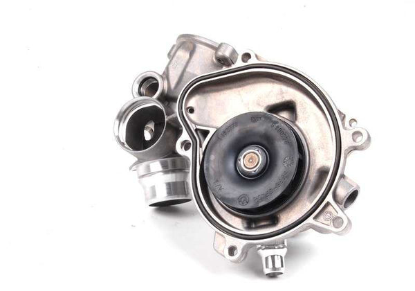 Bomba de refrigerante mecánica para BMW E60, E61, E63, E64, E65, E66, E70 (OEM 11517586779). Original BMW.